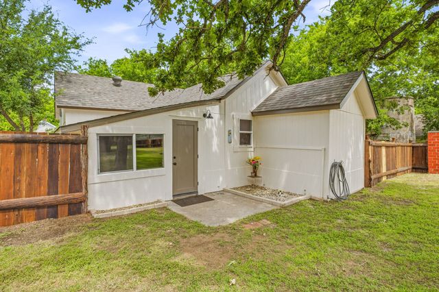 255 Glenn Street, Bluff Dale, TX 76433