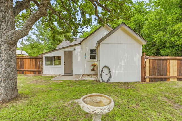 255 Glenn Street, Bluff Dale, TX 76433