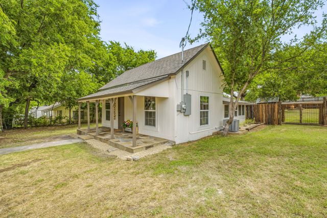 255 Glenn Street, Bluff Dale, TX 76433