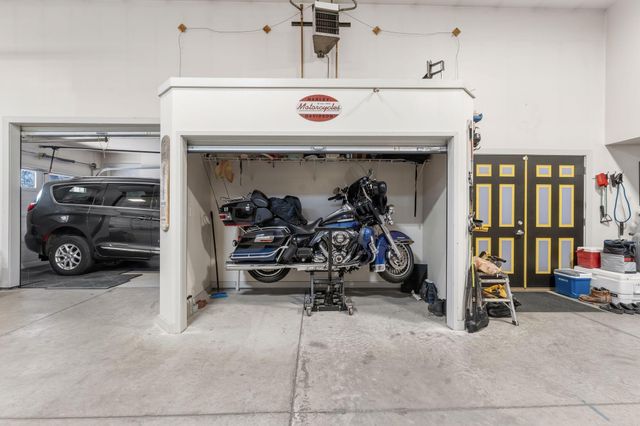 2527 148th Lane NE, Ham Lake, MN 55304