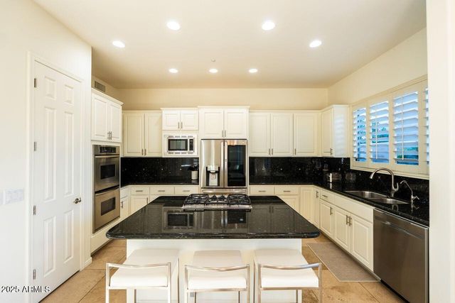 10894 E HEDGEHOG Place, Scottsdale, AZ 85262