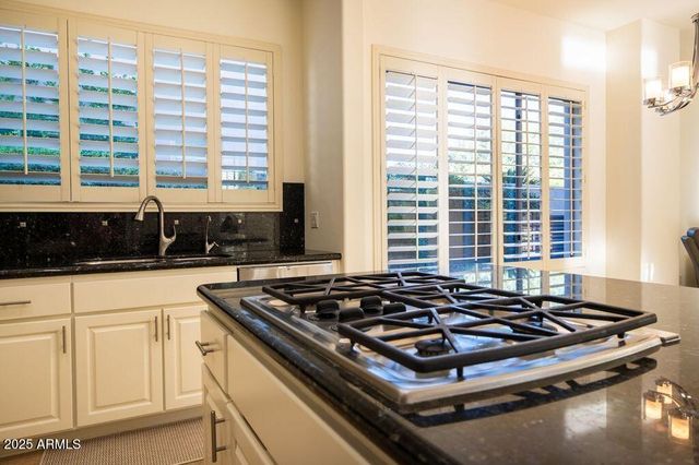 10894 E HEDGEHOG Place, Scottsdale, AZ 85262