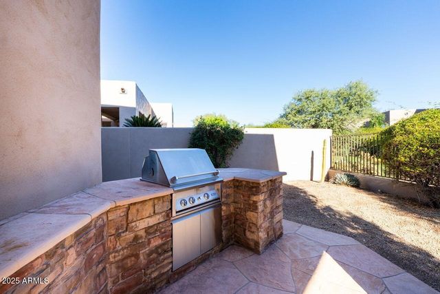 10894 E HEDGEHOG Place, Scottsdale, AZ 85262