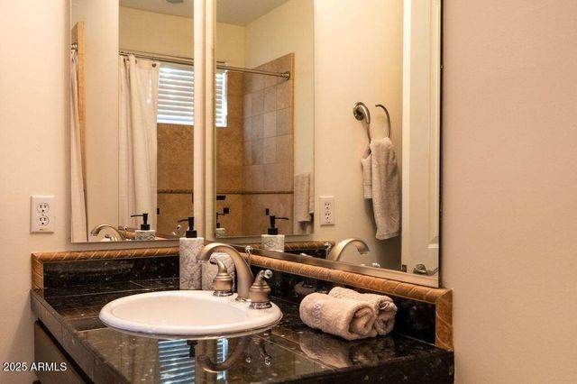 10894 E HEDGEHOG Place, Scottsdale, AZ 85262