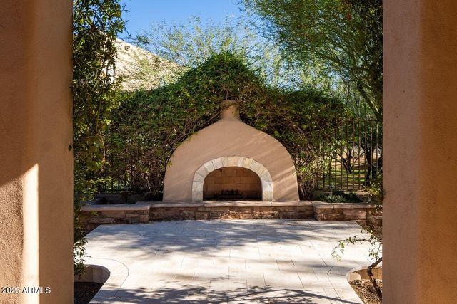 10894 E HEDGEHOG Place, Scottsdale, AZ 85262