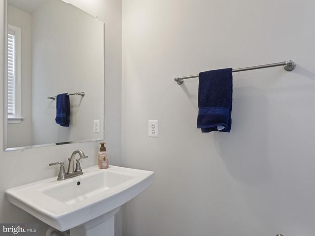 4810 VISTA GLEN LN, Lanham, MD 20706