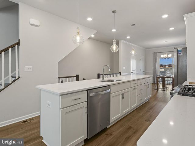 4810 VISTA GLEN LN, Lanham, MD 20706