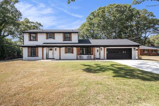 4085 Quainton Road, Norton Shores, MI 49441