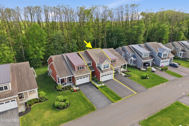 11B Macoun Drive, Halfmoon, NY 12065
