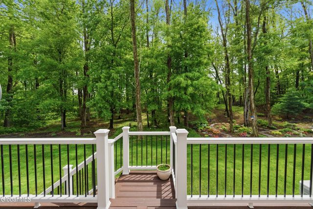 11B Macoun Drive, Halfmoon, NY 12065