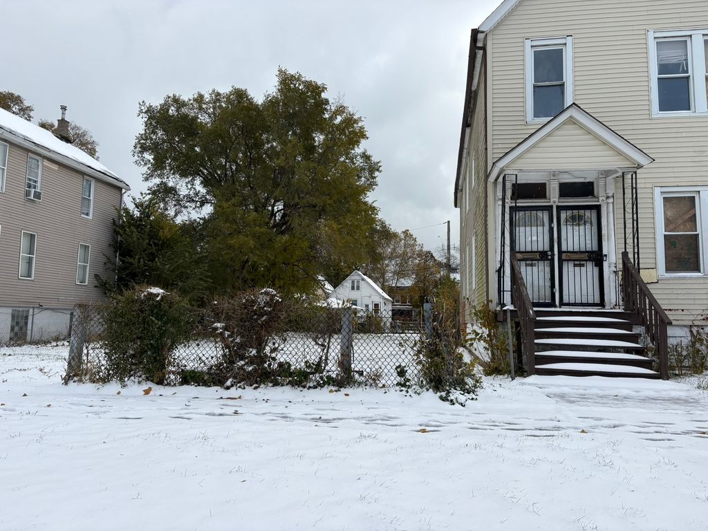 7539 S Dorchester Avenue, Chicago, IL 60619