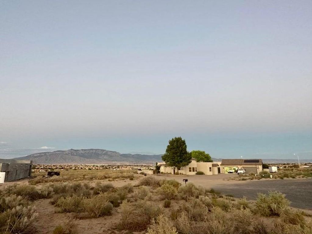 Image 3 of property listing at 1927 Crane Place SE, Rio Rancho, NM 87124