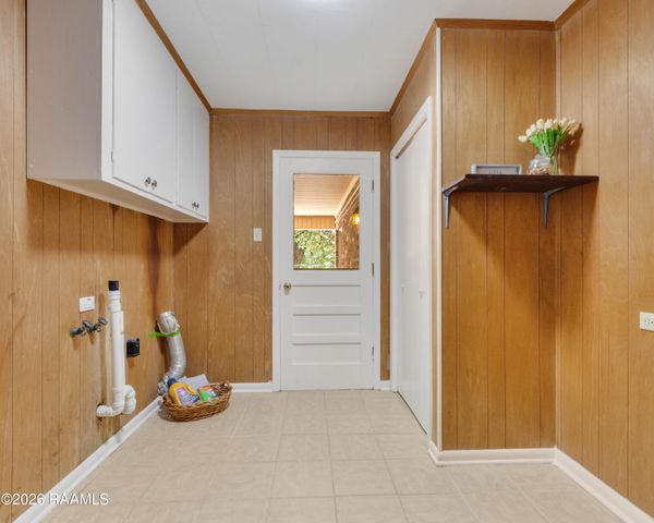 2500 Louisiana Drive, New Iberia, LA 70560