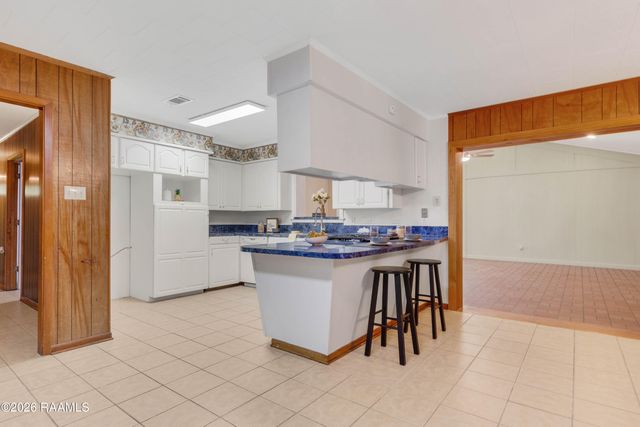 2500 Louisiana Drive, New Iberia, LA 70560