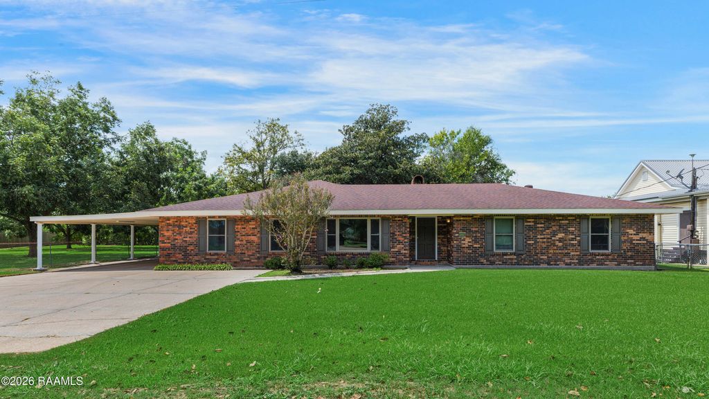 2500 Louisiana Drive, New Iberia, LA 70560