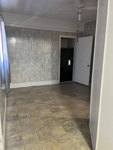 1122 McLean Avenue, Dallas, TX 75211