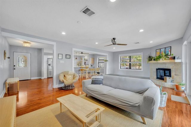 1081 LAKE WELDONA DRIVE, Orlando, FL 32806