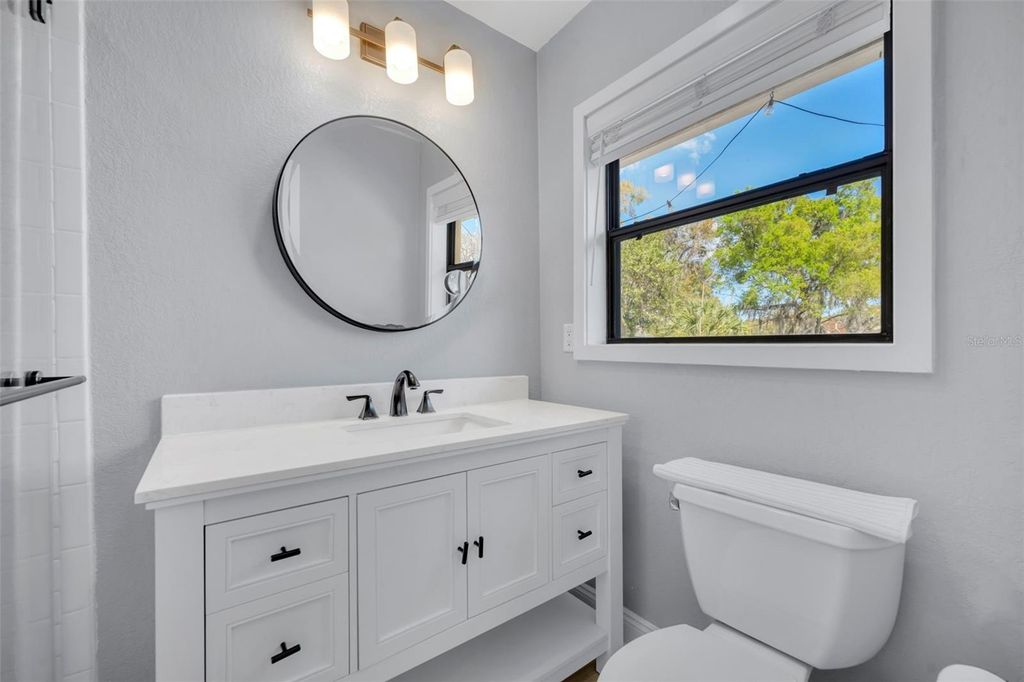 Image 17 of property listing at 1081 LAKE WELDONA DRIVE, Orlando, FL 32806