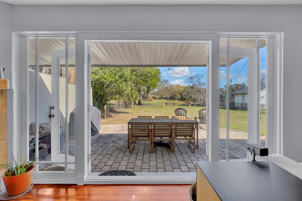 Image 22 of property listing at 1081 LAKE WELDONA DRIVE, Orlando, FL 32806