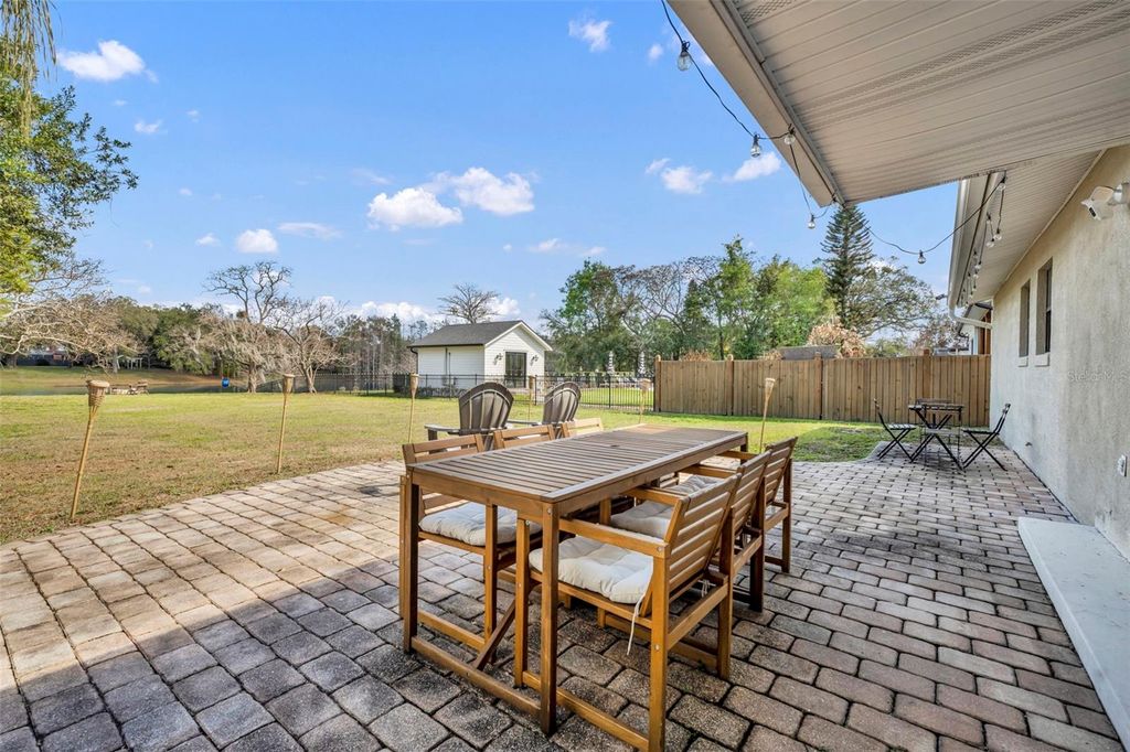 Image 23 of property listing at 1081 LAKE WELDONA DRIVE, Orlando, FL 32806