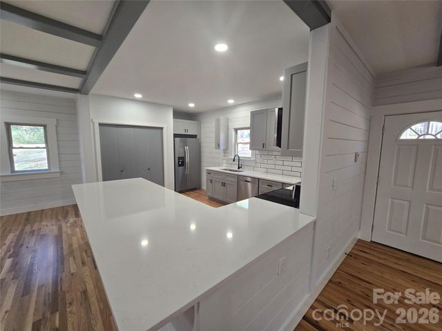 6802 Lowesville Lane, Stanley, NC 28164