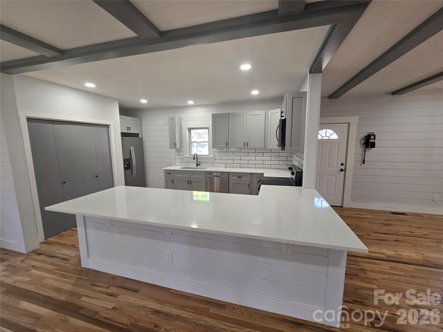 6802 Lowesville Lane, Stanley, NC 28164