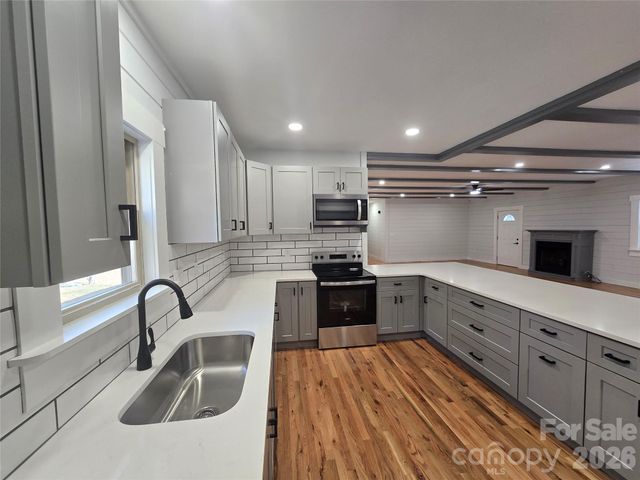 6802 Lowesville Lane, Stanley, NC 28164