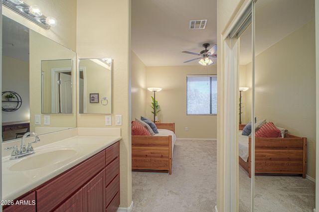 705 W QUEEN CREEK Road 1081, Chandler, AZ 85248