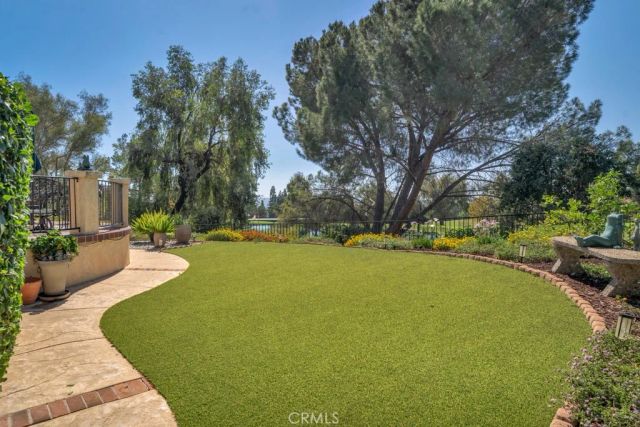 19300 Singing Hills, Porter Ranch, CA 91326