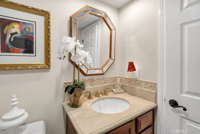 19300 Singing Hills, Porter Ranch, CA 91326