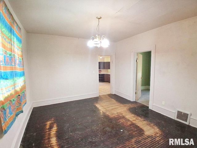 2326 W WISWALL Street, Peoria, IL 61605