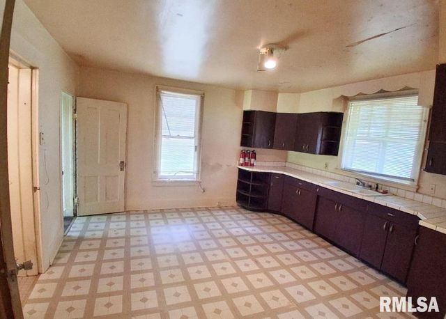 2326 W WISWALL Street, Peoria, IL 61605