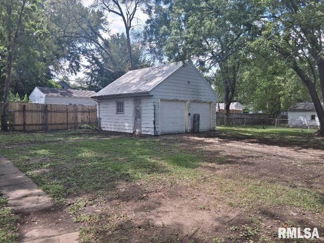 2326 W WISWALL Street, Peoria, IL 61605