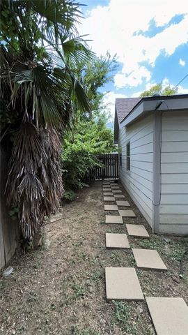 2816 Gordon Avenue, Fort Worth, TX 76110