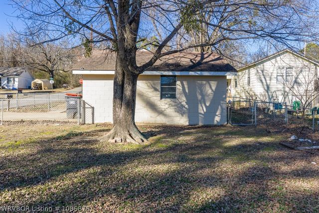 1702 Alma Boulevard, Van Buren, AR 72956