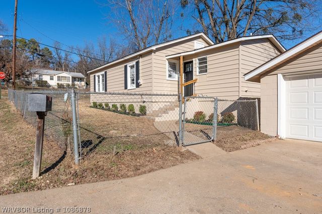 1702 Alma Boulevard, Van Buren, AR 72956