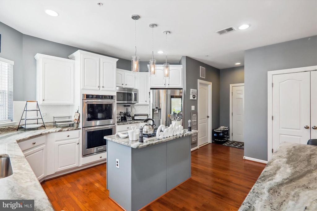 Image 11 of property listing at 1910 LAKE FOREST DR, Upper Marlboro, MD 20774