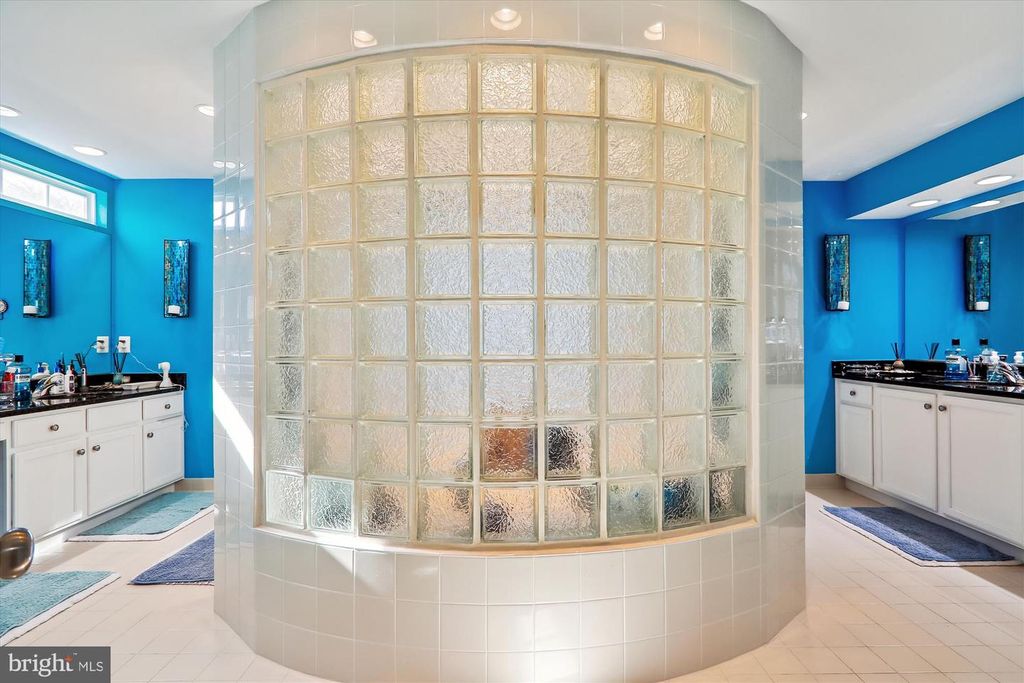 Image 30 of property listing at 1910 LAKE FOREST DR, Upper Marlboro, MD 20774