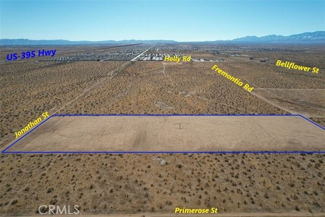 7 Jonathan St, Adelanto, CA 92301