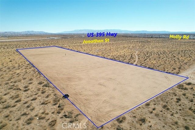 7 Jonathan St, Adelanto, CA 92301
