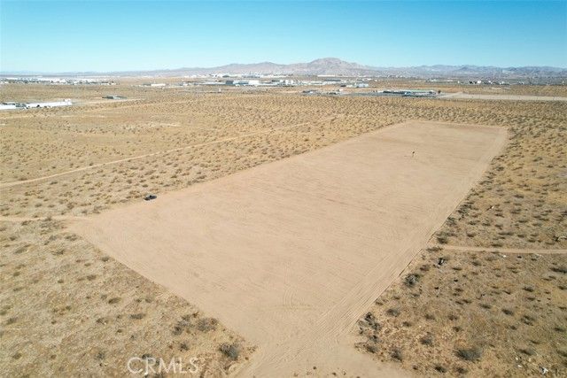 7 Jonathan St, Adelanto, CA 92301