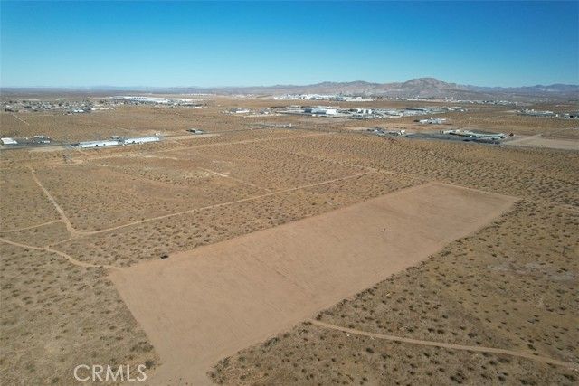 7 Jonathan St, Adelanto, CA 92301