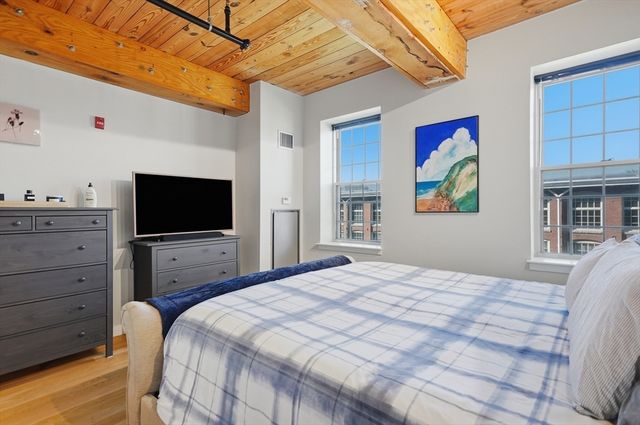 130 John Street 358, Lowell, MA 01852