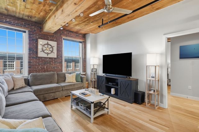 130 John Street 358, Lowell, MA 01852