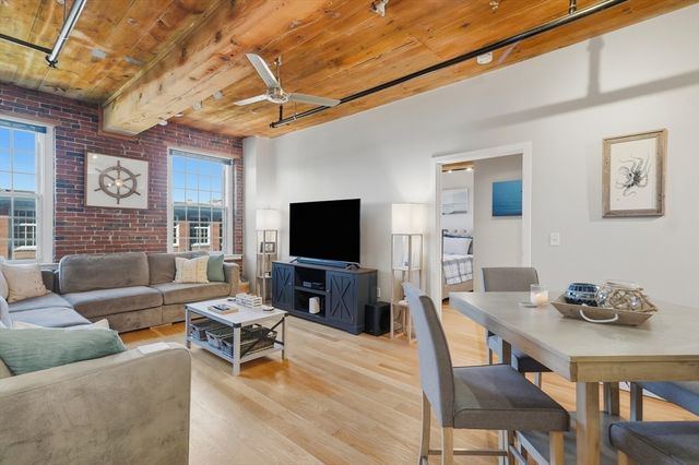 130 John Street 358, Lowell, MA 01852