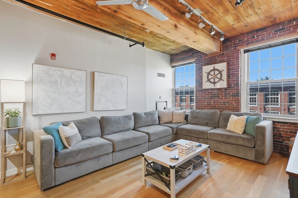 130 John Street 358, Lowell, MA 01852
