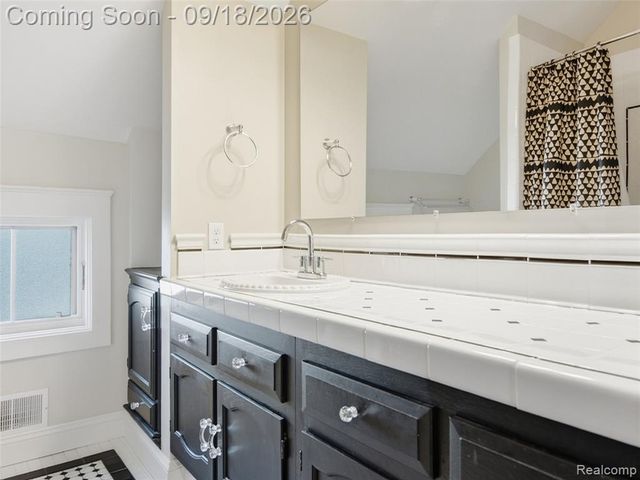 32 Park Street, Oxford, MI 48371