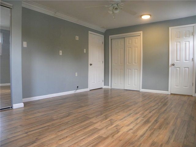125 Everglade Dr, Penn Hills, PA 15235