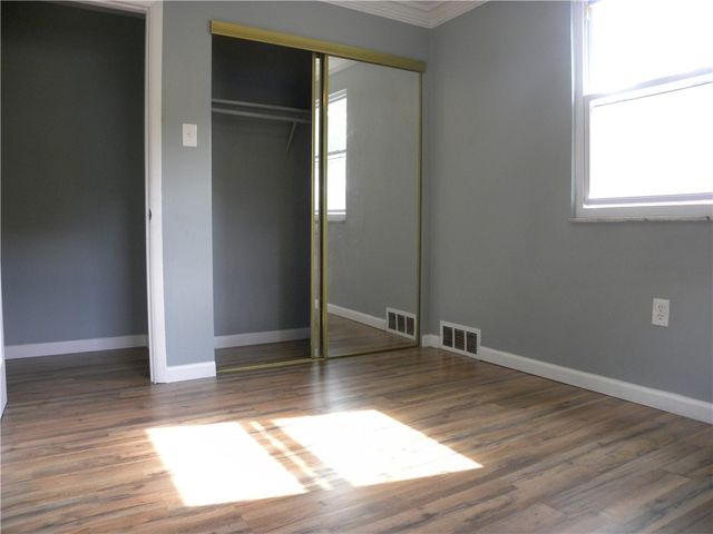 125 Everglade Dr, Penn Hills, PA 15235