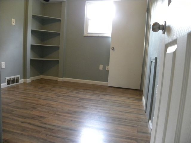 125 Everglade Dr, Penn Hills, PA 15235